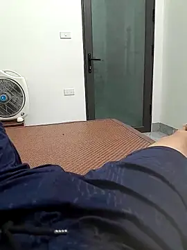 quoc85 online show from October 3, 2025, 2:47 pm