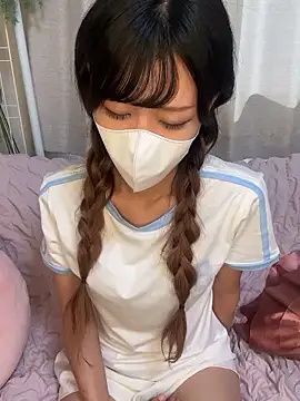 emiiiii1001 online show from September 11, 2025, 5:18 am