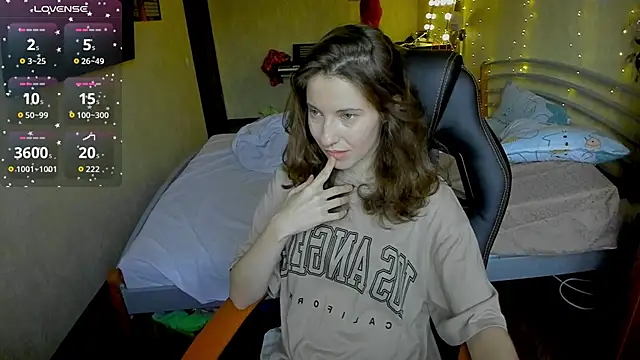 Agata in Wonderland online show from November 12, 2025, 12:27 pm