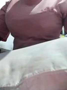 Snapshot of liza-212 chatting on April 13, 2026, 1:38 pm liza-212 online show from April 13, 2026, 1:38 pm