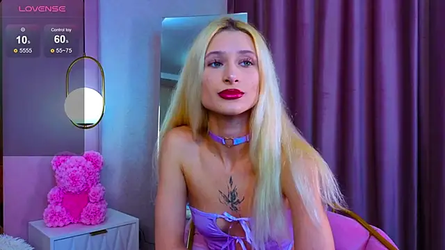 Monica Leen online show from October 30, 2025, 6:37 am