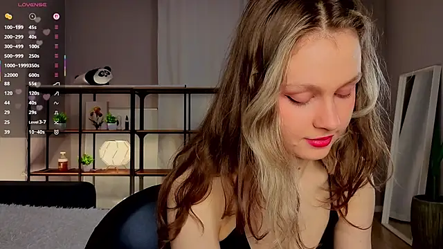 Snapshot of Tender_beauty chatting on April 17, 2026, 6:00 pm Tender beauty online show from April 17, 2026, 6:00 pm