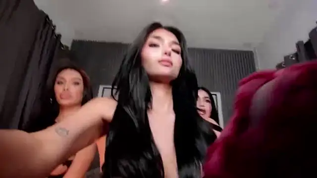 Snapshot of GeorginaMiller04 chatting on October 25, 2025, 5:37 am GeorginaMiller04 online show from October 25, 2025, 5:37 am