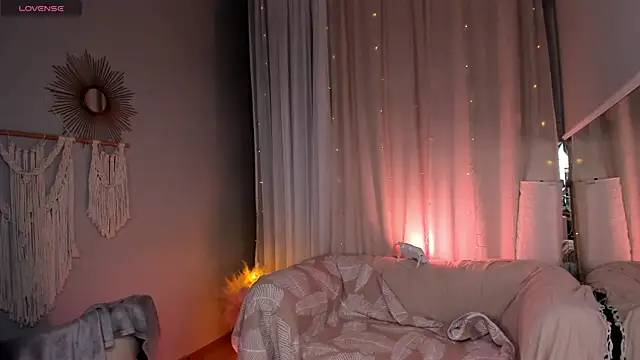 Snapshot of MilliMouse chatting on March 3, 2026, 10:37 pm MilliMouse online show from March 3, 2026, 10:37 pm