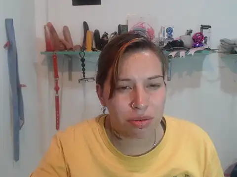 cloequeen15 online show from September 22, 2025, 5:59 pm