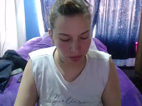 cloequeen15 online show from September 30, 2025, 9:53 pm