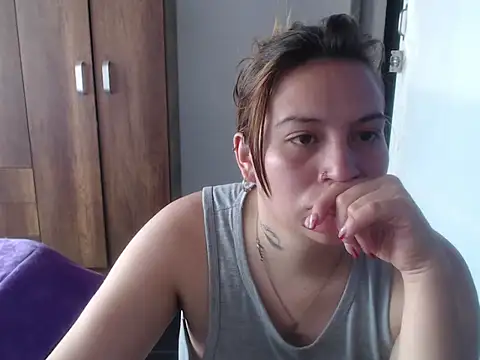 cloequeen15 online show from October 24, 2025, 3:41 pm