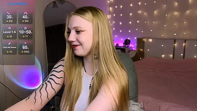 RebeccaAster online show from September 16, 2025, 3:24 pm