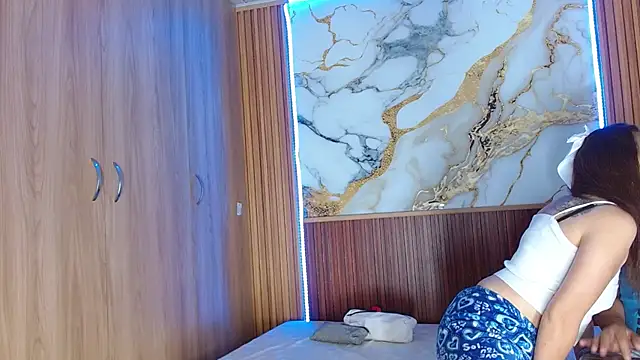 mollyandsam303av online show from March 2, 2026, 7:21 pm