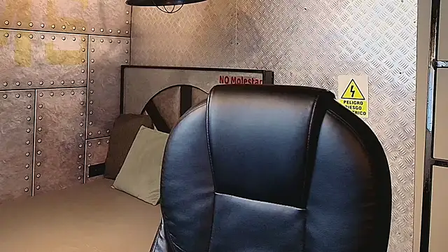 MarcusRain  online show from January 18, 2026, 4:16 am