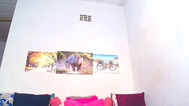 LoloQueen5 online show from September 21, 2025, 12:07 pm