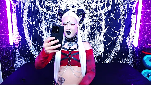 naomi satan online show from April 29, 2026, 11:22 pm