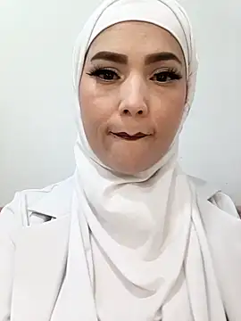 Snapshot of jamila_zair chatting on March 21, 2026, 2:31 pm jamila zair online show from March 21, 2026, 2:31 pm
