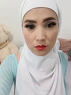 Snapshot of jamila_zair chatting on May 23, 2026, 2:32 pm jamila zair online show from May 23, 2026, 2:32 pm