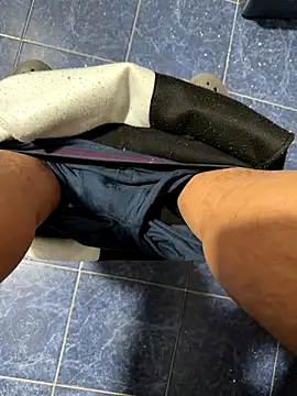 maialexte online show from December 15, 2025, 4:39 am