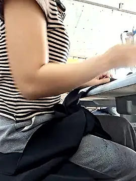 irina hana online show from November 27, 2025, 1:18 am