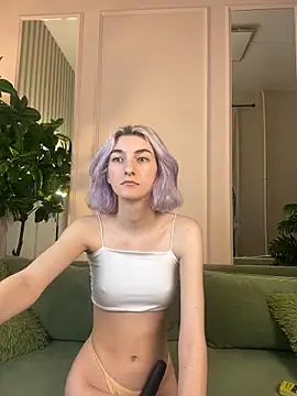 MiaInAir online show from September 21, 2025, 5:47 pm