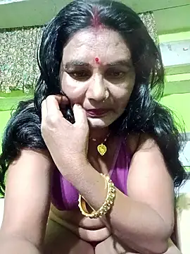 Snapshot of ZIVAA chatting on February 19, 2026, 6:48 pm ZIVAA online show from February 19, 2026, 6:48 pm