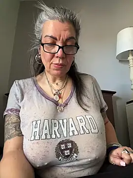 dieseldame1313 online show from January 25, 2025, 6:35 pm