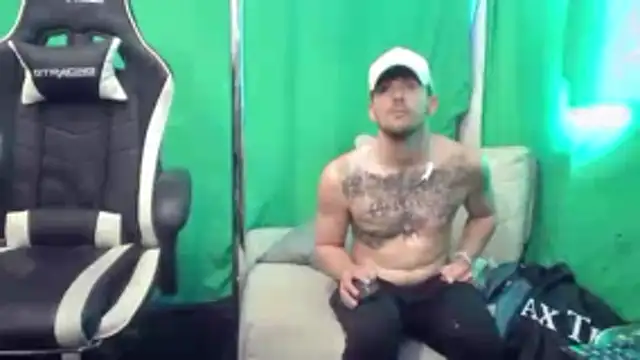 Snapshot of Robbin_Bnks chatting on November 18, 2025, 2:54 pm Robbin Bnks online show from November 18, 2025, 2:54 pm