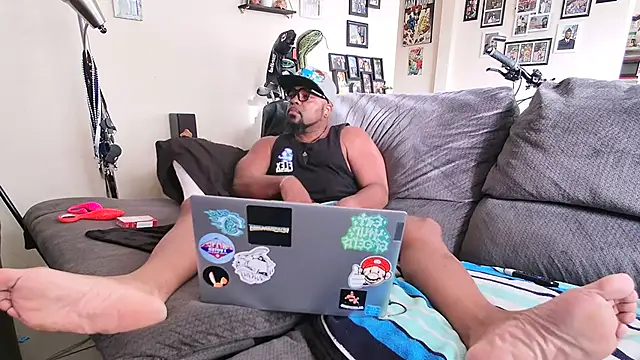 Snapshot of Str8ishVegasGuy chatting on September 28, 2025, 12:05 am Str8ishVegasGuy online show from September 28, 2025, 12:05 am