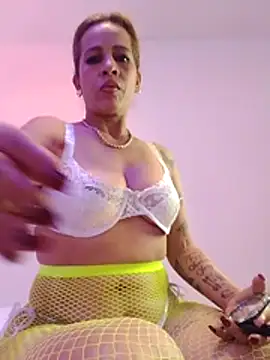 Alisson Milf online show from February 25, 2026, 4:11 am