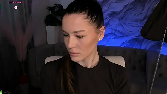 Aria Mila online show from March 30, 2026, 3:07 am