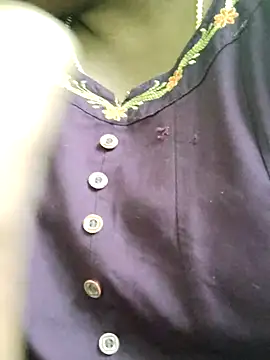 Snapshot of Tamilreethu chatting on October 25, 2025, 10:56 am Tamilreethu online show from October 25, 2025, 10:56 am