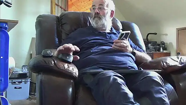 janzer13 online show from September 22, 2025, 1:13 pm