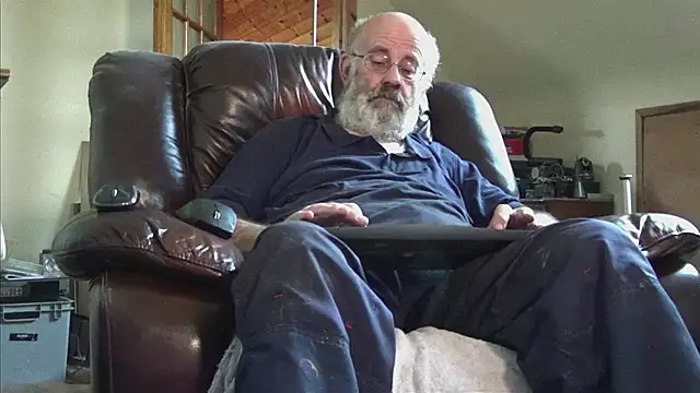 janzer13 online show from December 15, 2025, 2:43 pm