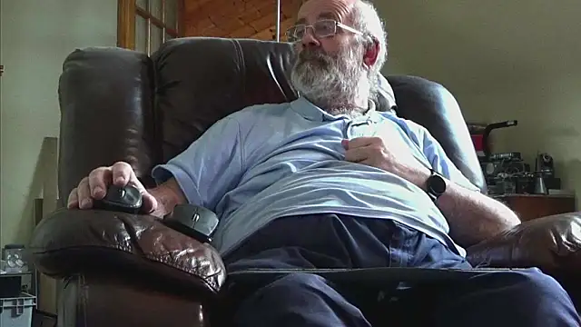 Snapshot of janzer13 chatting on January 18, 2026, 2:10 pm janzer13 online show from January 18, 2026, 2:10 pm