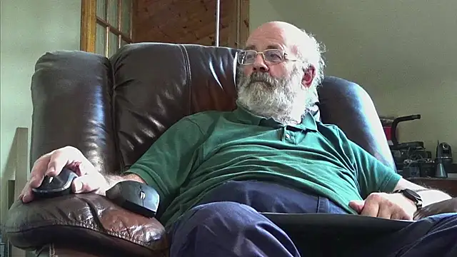 Snapshot of janzer13 chatting on February 7, 2026, 2:21 pm janzer13 online show from February 7, 2026, 2:21 pm