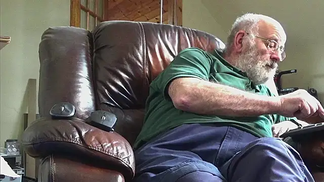 Snapshot of janzer13 chatting on February 8, 2026, 1:58 pm janzer13 online show from February 8, 2026, 1:58 pm