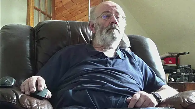 Snapshot of janzer13 chatting on February 19, 2026, 1:51 pm janzer13 online show from February 19, 2026, 1:51 pm