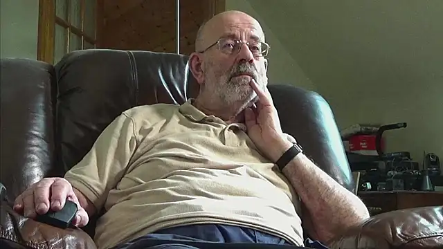 Snapshot of janzer13 chatting on February 21, 2026, 2:18 pm janzer13 online show from February 21, 2026, 2:18 pm