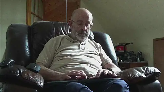 Snapshot of janzer13 chatting on February 26, 2026, 2:27 pm janzer13 online show from February 26, 2026, 2:27 pm