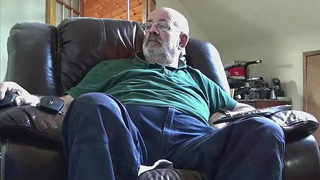 Snapshot of janzer13 chatting on February 28, 2026, 2:18 pm janzer13 online show from February 28, 2026, 2:18 pm