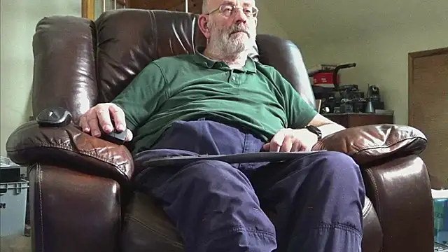 janzer13 online show from March 12, 2026, 2:01 pm