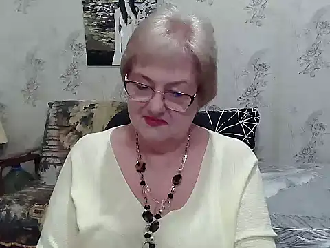 Renata62011 online show from May 17, 2026, 12:23 pm