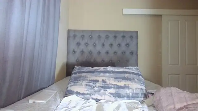 nanababe1 online show from September 13, 2025, 9:53 am