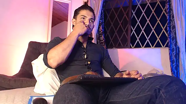 Snapshot of ArturoCardona_ chatting on April 26, 2026, 1:36 am ArturoCardona online show from April 26, 2026, 1:36 am