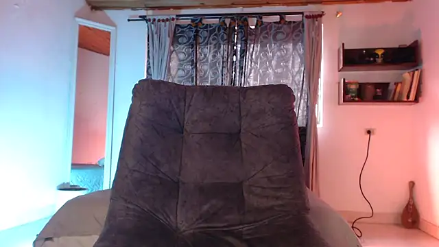 Snapshot of ArturoCardona_ chatting on May 25, 2026, 9:21 pm ArturoCardona online show from May 25, 2026, 9:21 pm