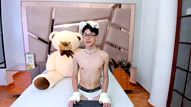 AustinFluf online show from September 11, 2025, 11:54 am