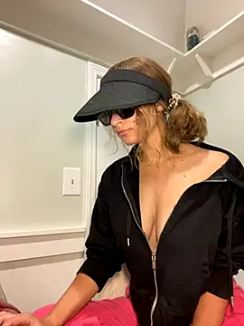 Lilamelon online show from October 6, 2025, 1:14 am