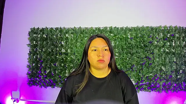 Snapshot of BellaRoux1 chatting on February 20, 2026, 12:05 pm BellaRoux1 online show from February 20, 2026, 12:05 pm