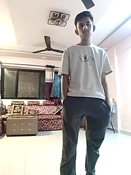 yung cplz online show from April 3, 2026, 2:37 pm