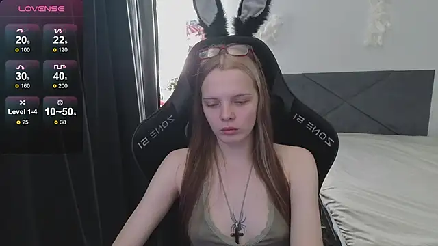 Luna Navy online show from September 30, 2025, 8:30 am