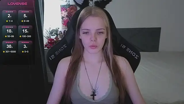 Luna Navy online show from October 22, 2025, 9:09 am