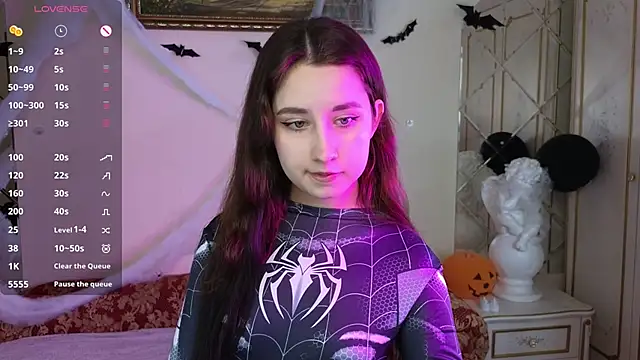 Eva Maller online show from October 31, 2025, 4:46 am