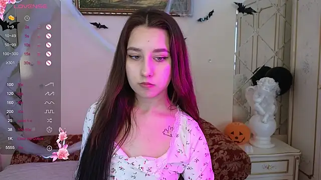 Eva Maller online show from November 3, 2025, 4:47 am